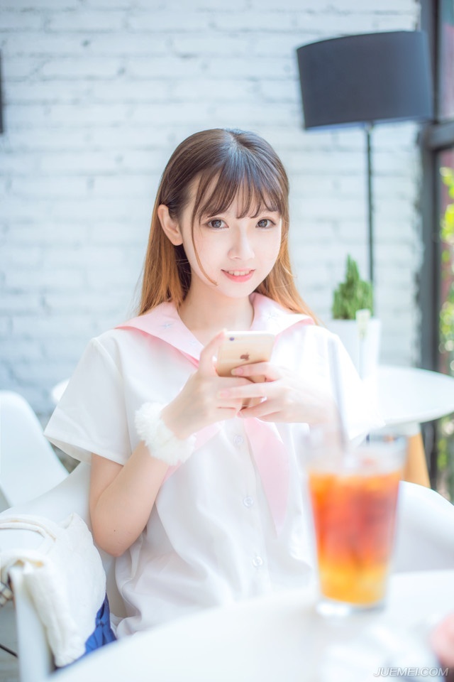 “诸位何意？”张任目光阴沉的看着这些人，森然道。